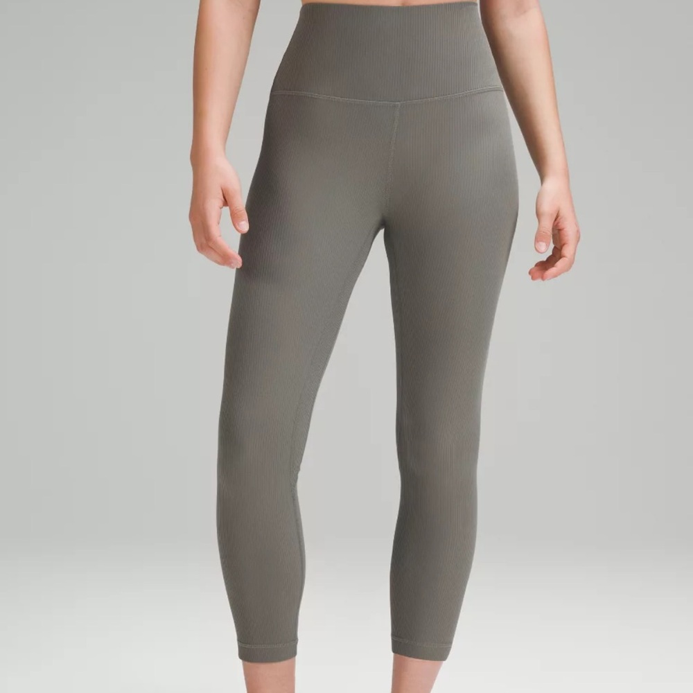Lululemon High waisted Ribbed tight